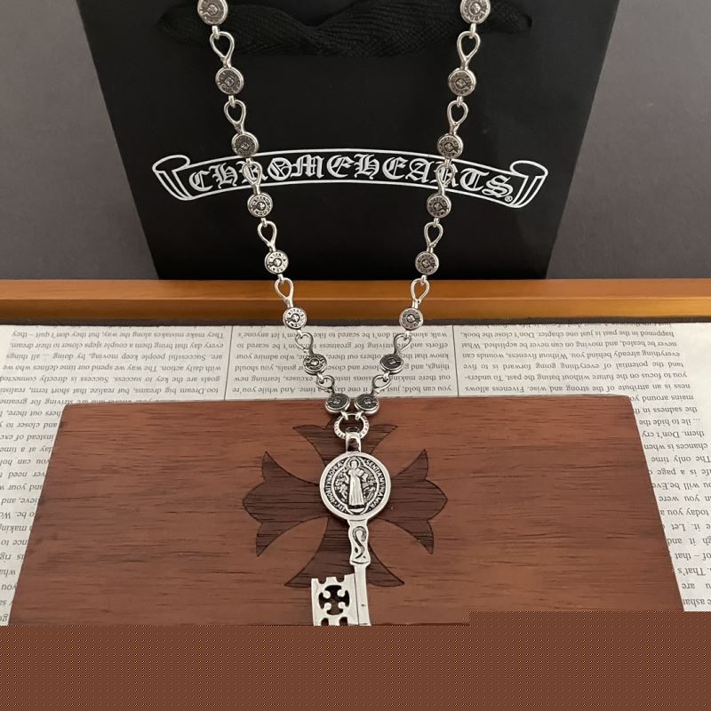 Ch**me He**ts necklaces